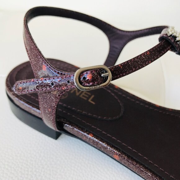 CHANEL BURGUNDY PATENT LEATHER SPARKLE CAMELLIA PEARL CC LOGO THONG SANDALS 36 - Picture 7 of 14